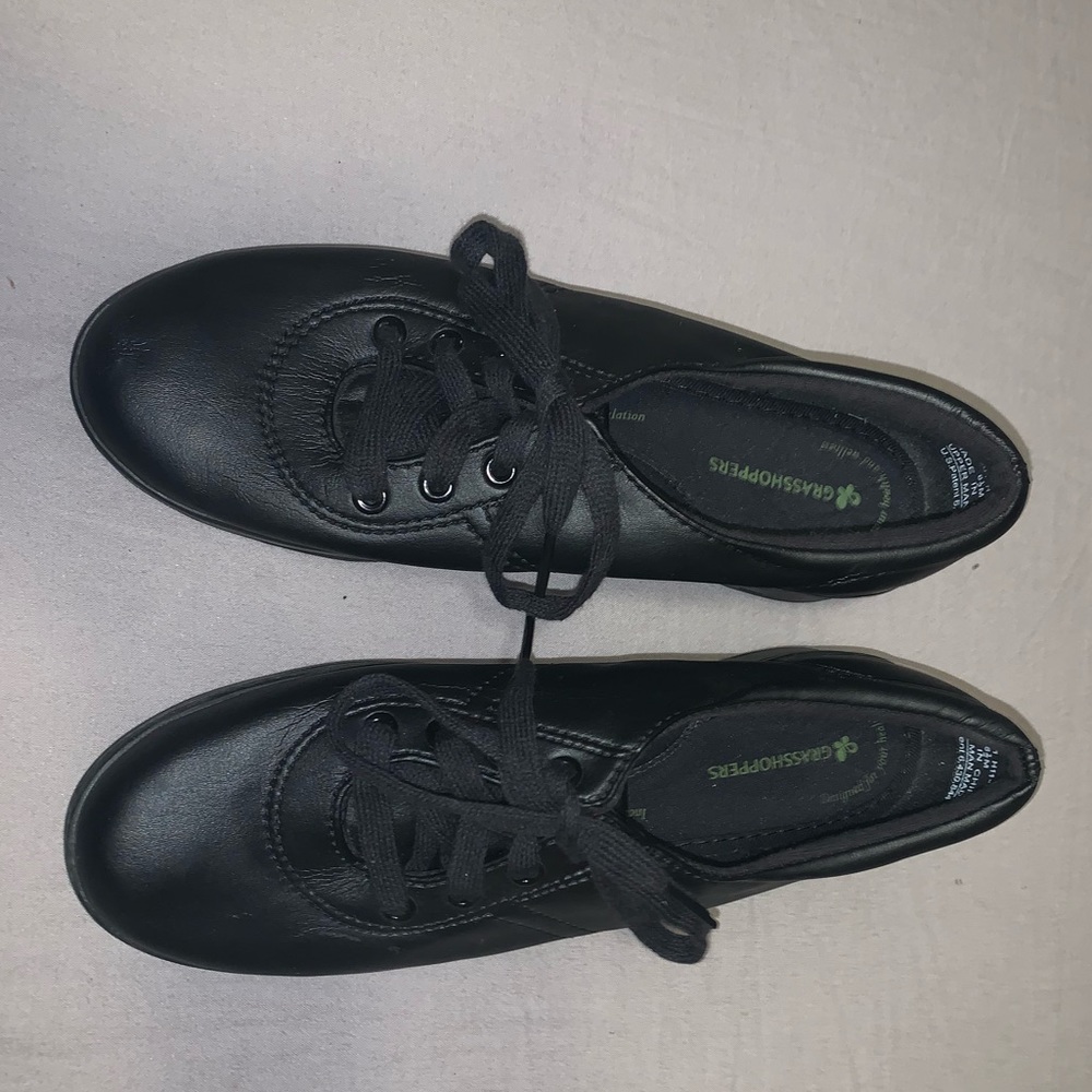 Women shoes. 6 1/2 .